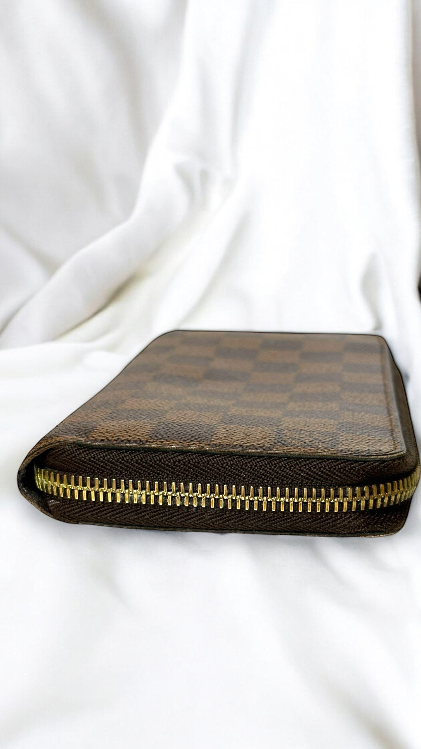 Louis Vuitton Damier Ebene Zippy Wallet