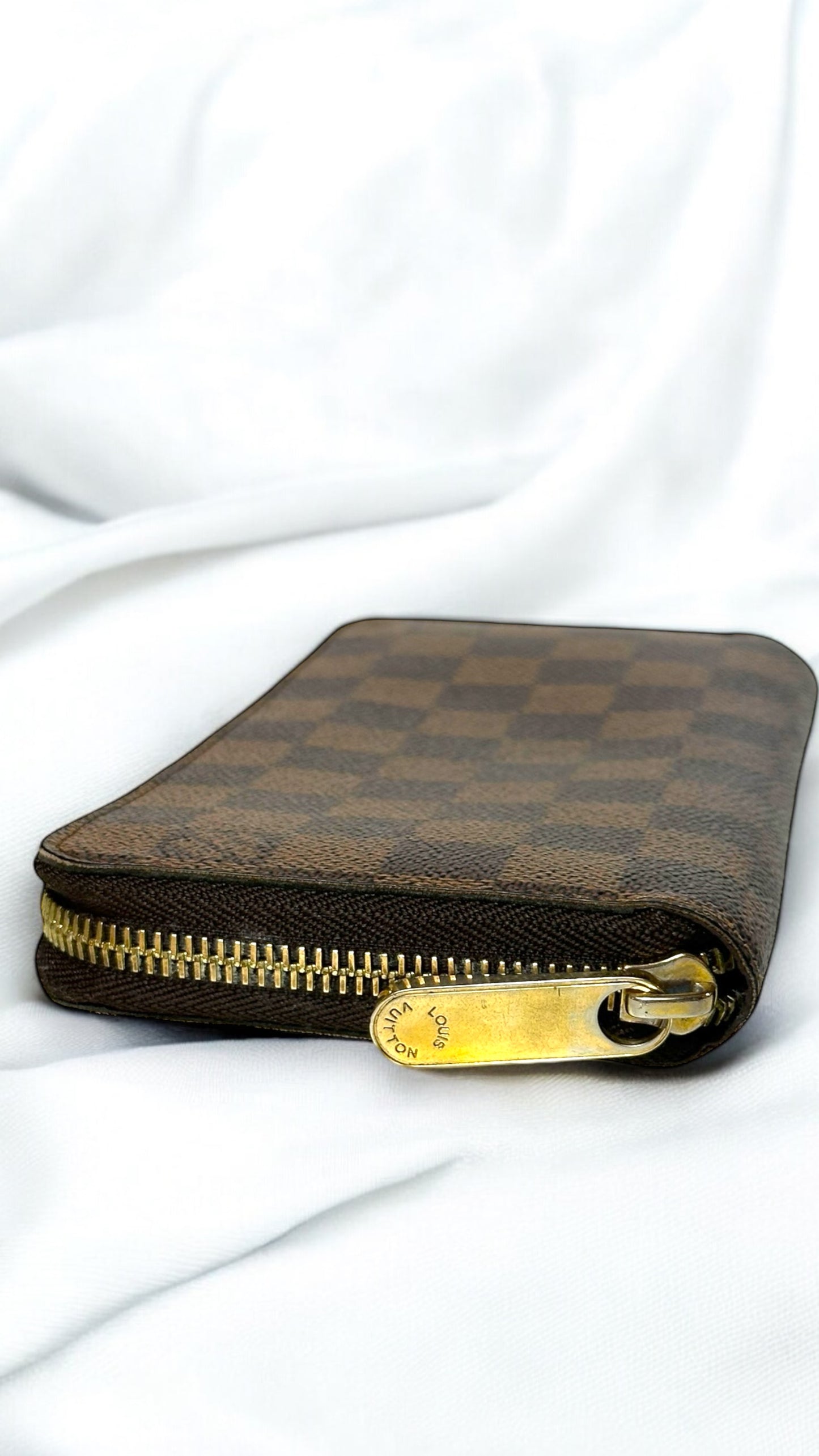 Louis Vuitton Damier Ebene Zippy Wallet